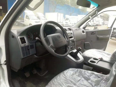 國(guó)六金杯面包冷藏車,這是一款2.0排量4立方冷藏車進(jìn)看詳情