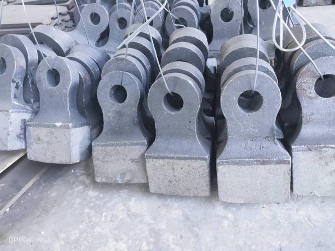 鉻26反擊破板錘反擊式破碎機(jī)配件碎石場機(jī)械配件礦山反擊板錘